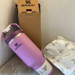 Stanley Lilac Iceflow Timbler in Lilac with Handle